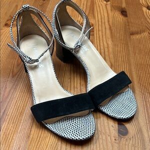 Aquatalia Black and White Heels with Chic Design made in Italy size 7.5
